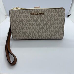 Michael Kors Vanilla Double Zip Wristlet